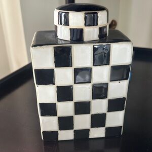 Global Views B&W Ceramic Checkered Ginger Jar Decor